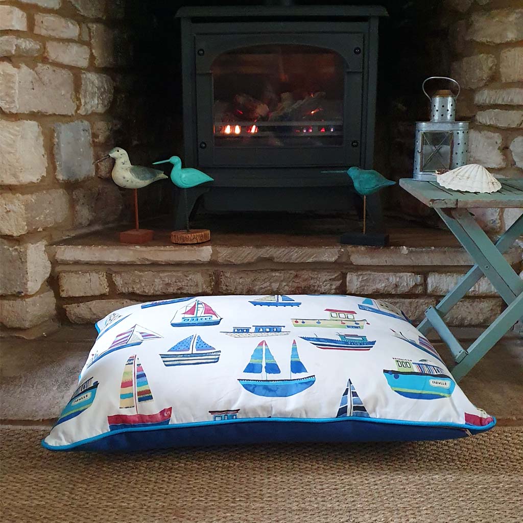 DOG BEDS - SMALL BOATS